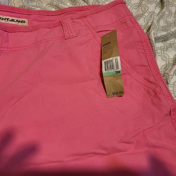 Pink DKNY shorts with Cargo pocket. Size 26 - Picture 2 of 4